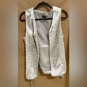 Women's Gray Sleeveless Jacket